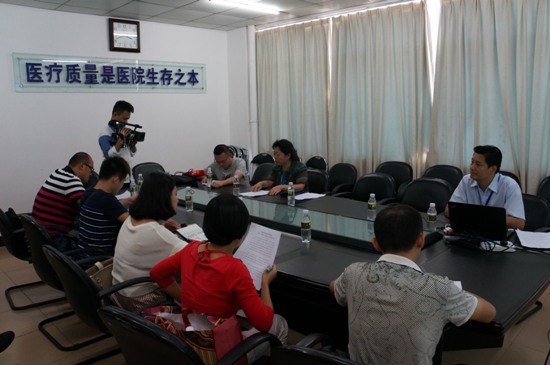 1445394166280997.jpg 海医附院召开“双创”整改媒体记者通气会111.JPG